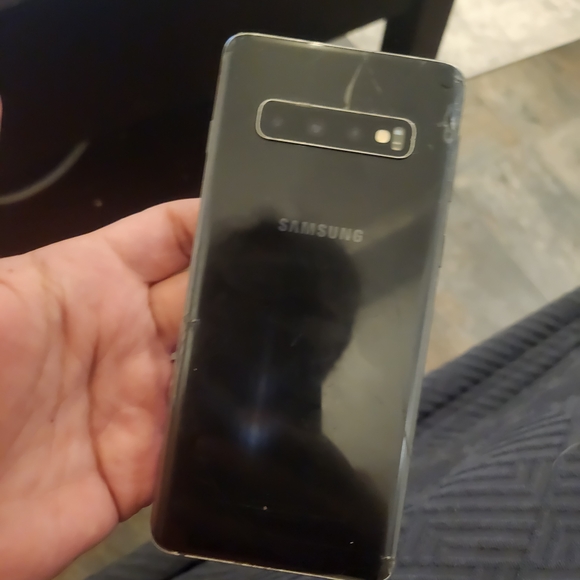 Samsung Galaxy Smartphone - Purple and Black - Picture 3 of 3